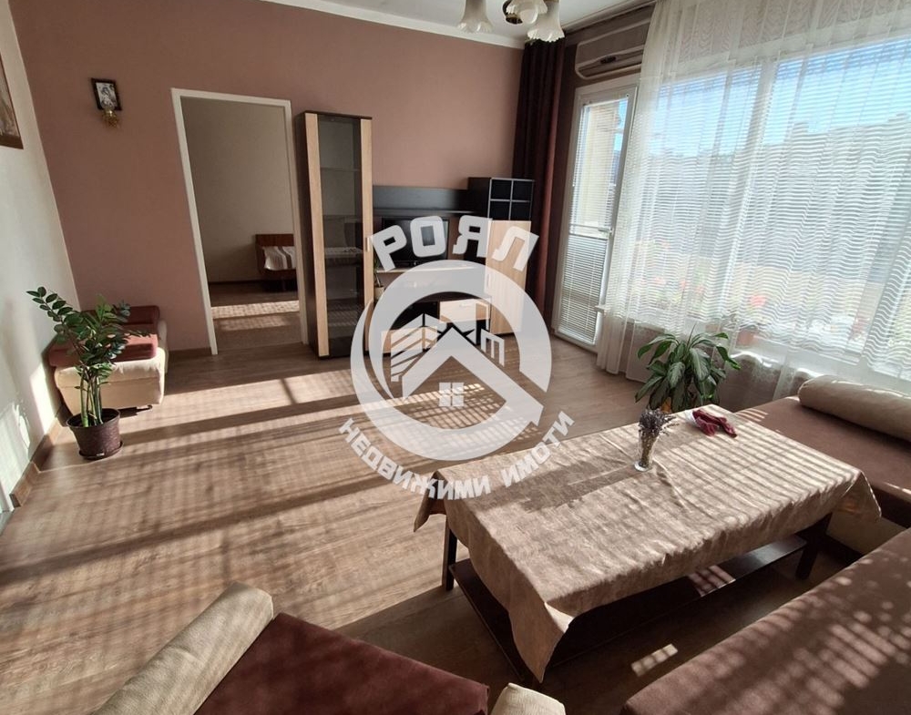 Роял имоти продава двустаен апартамент, три отделни стаи, Кючук Париж, Пловдив - 0