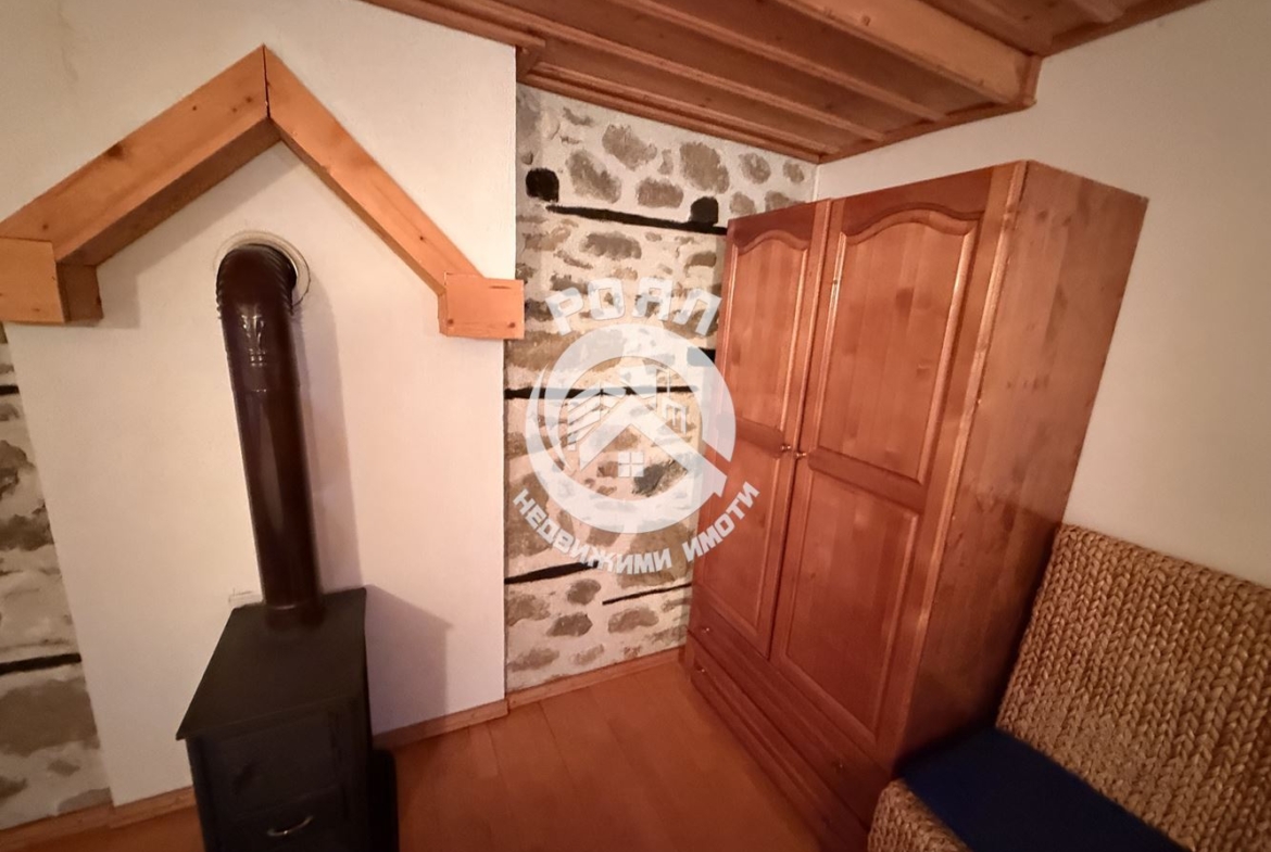 Роял Имоти продава самостоятелна къща за гости в с. Хвойна, област Смолян - 0