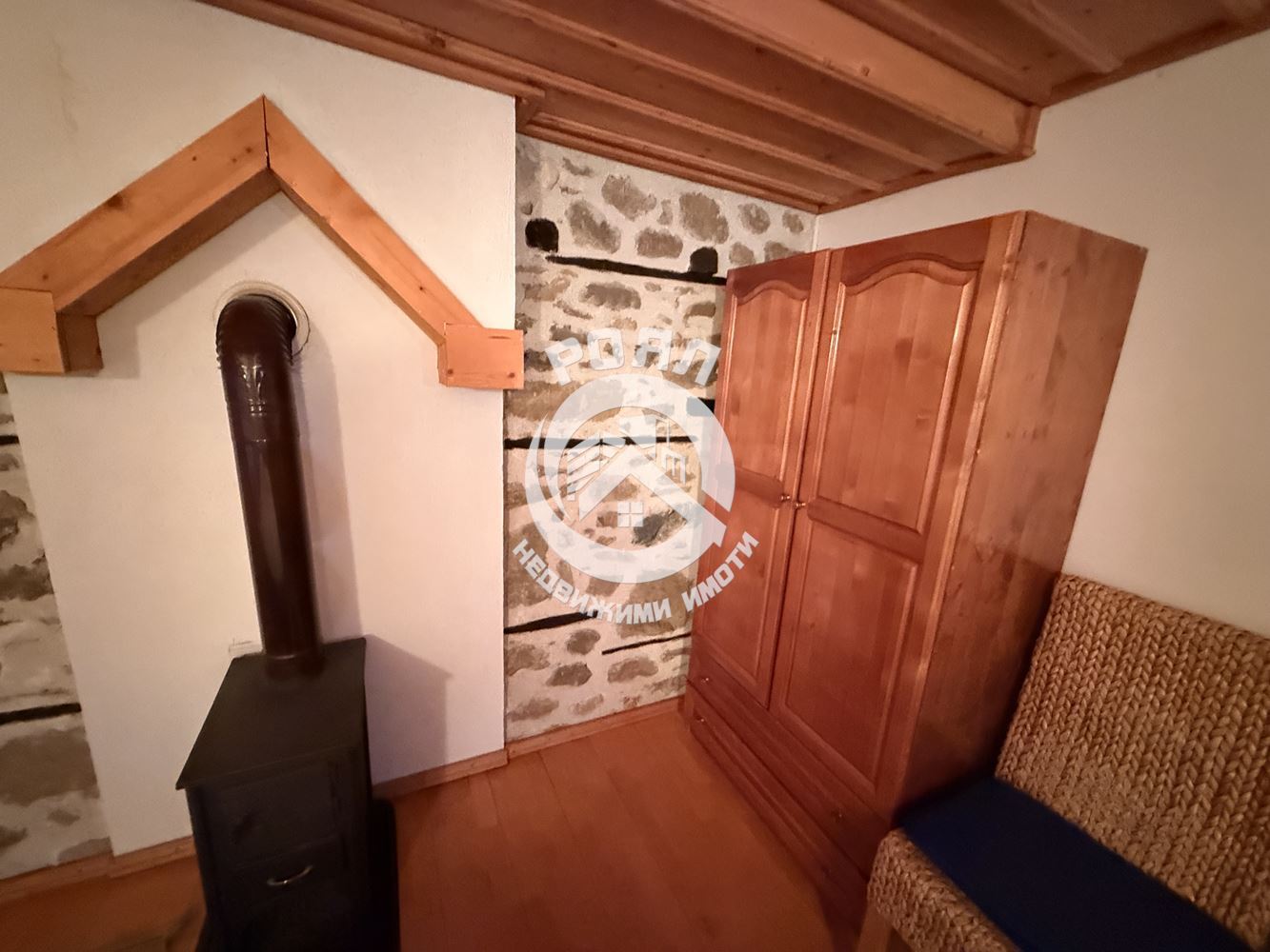 Роял Имоти продава самостоятелна къща за гости в с. Хвойна, област Смолян - 0