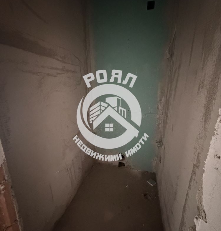 Роял имоти продава Ексклузивно тристаен апартамент, с акт 16, кв.Гагарин, Пловдив - 0