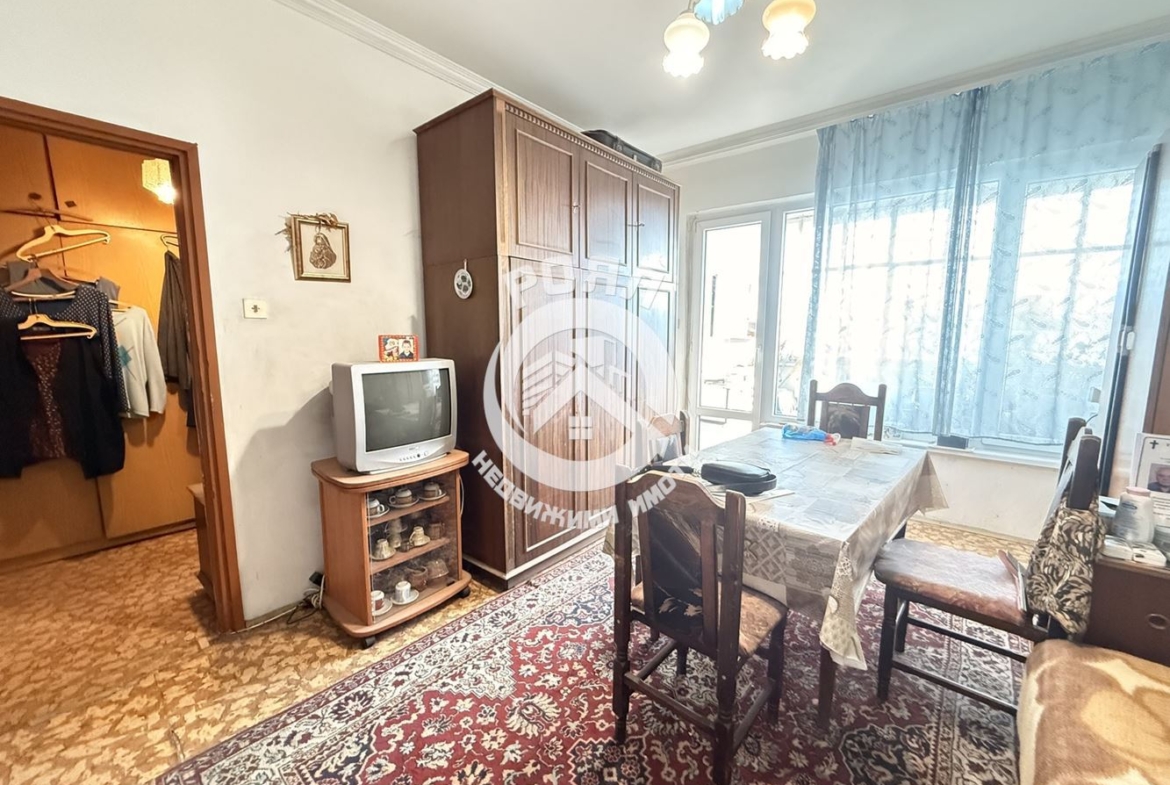 Роял Имоти продава Ексклузивно двустаен апартамент, кв.Кичук Париж , Пловдив - 0