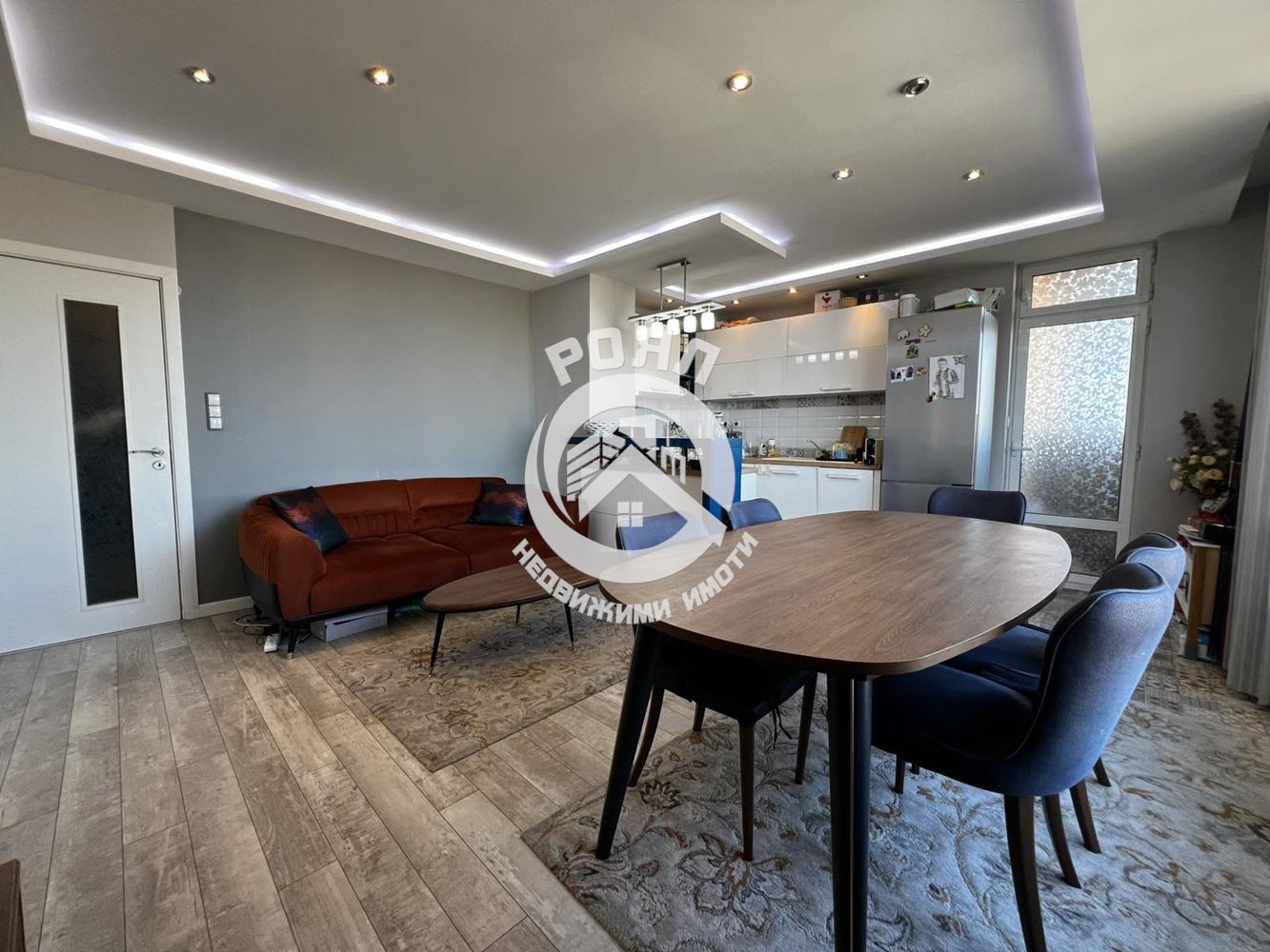 Роял имоти продава тристаен, обзаведен апартамент, Тракия, Пловдив - 0