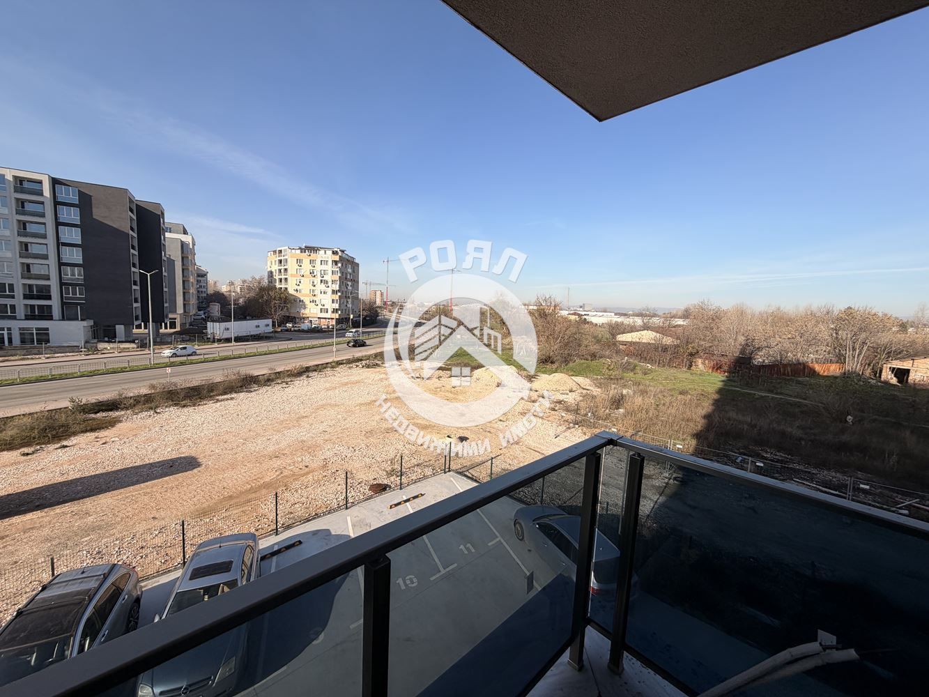 Роял имоти продава Ексклузивно тристаен апартамент, с акт 16, кв.Гагарин, Пловдив - 0