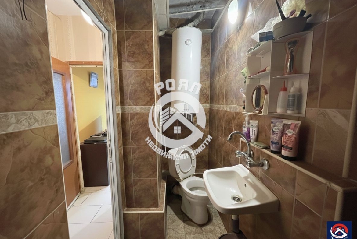 Роял имоти продава двустаен апартамент, Въстанически, Пловдив - 0