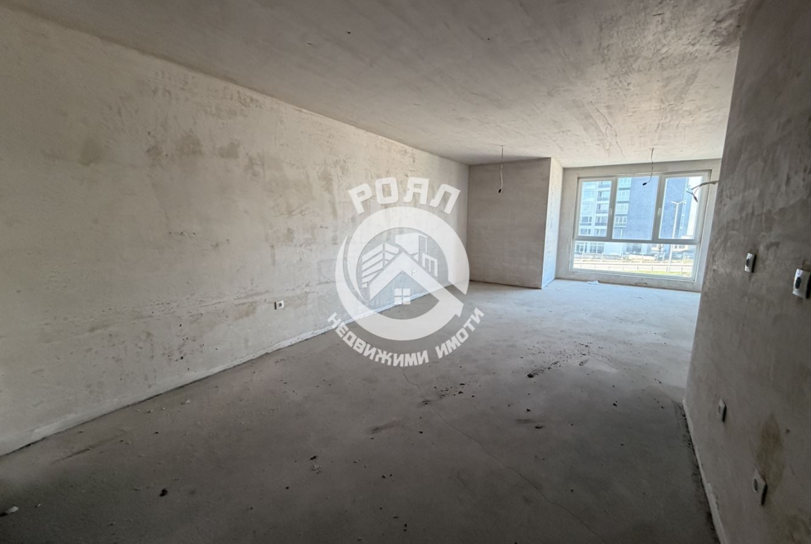 Роял имоти продава Ексклузивно тристаен апартамент, с акт 16, кв.Гагарин, Пловдив - 0