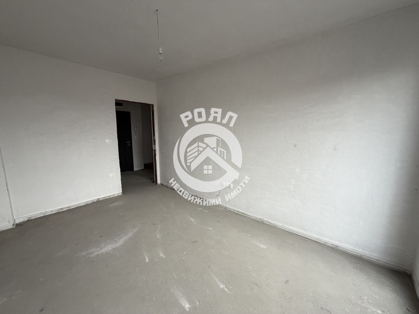 Роял Имоти продава двустаен апартамент с АКТ 16 в гр.Пловдив,кв Остромила - 0