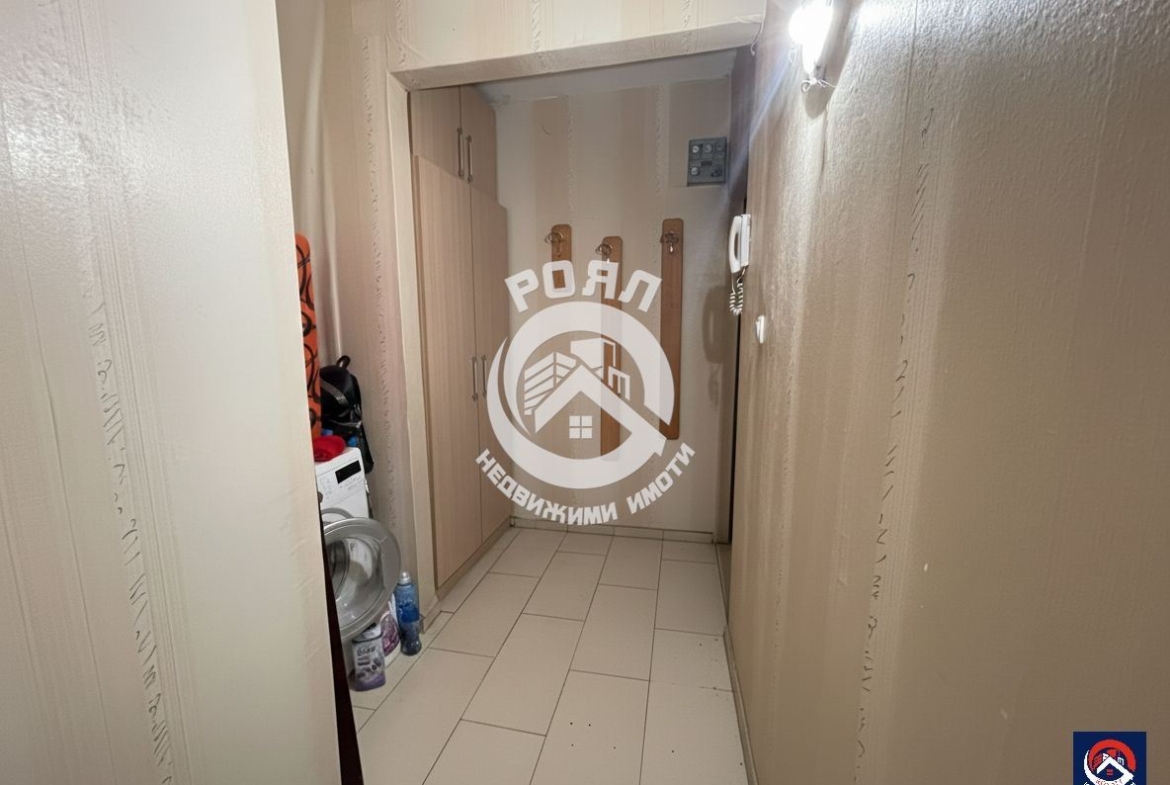 Роял имоти продава двустаен апартамент, Въстанически, Пловдив - 0