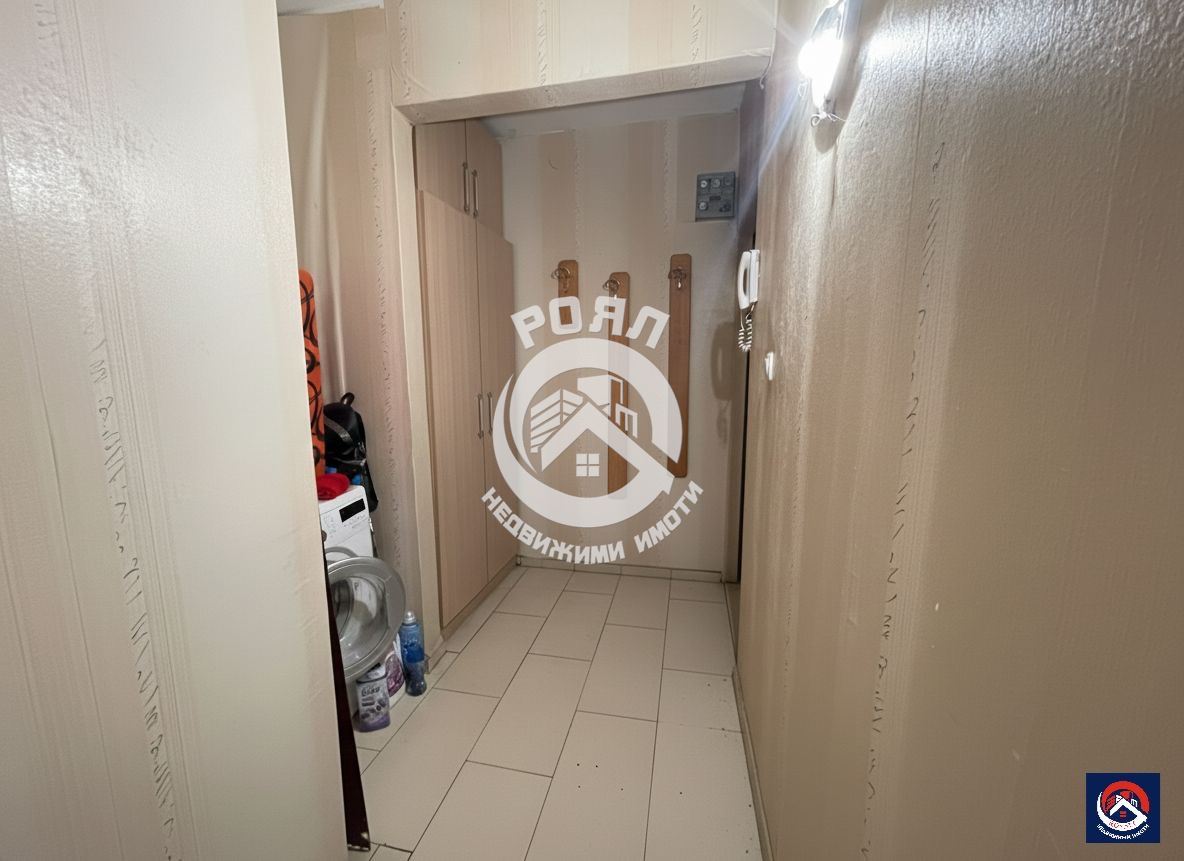 Роял имоти продава двустаен апартамент, Въстанически, Пловдив - 0