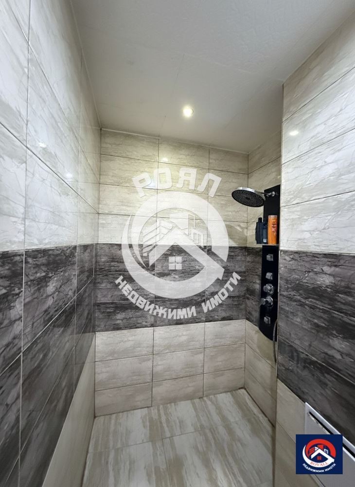 Роял имоти продава Ексклузивно тристаен апартамент, Въстанически, Пловдив - 0