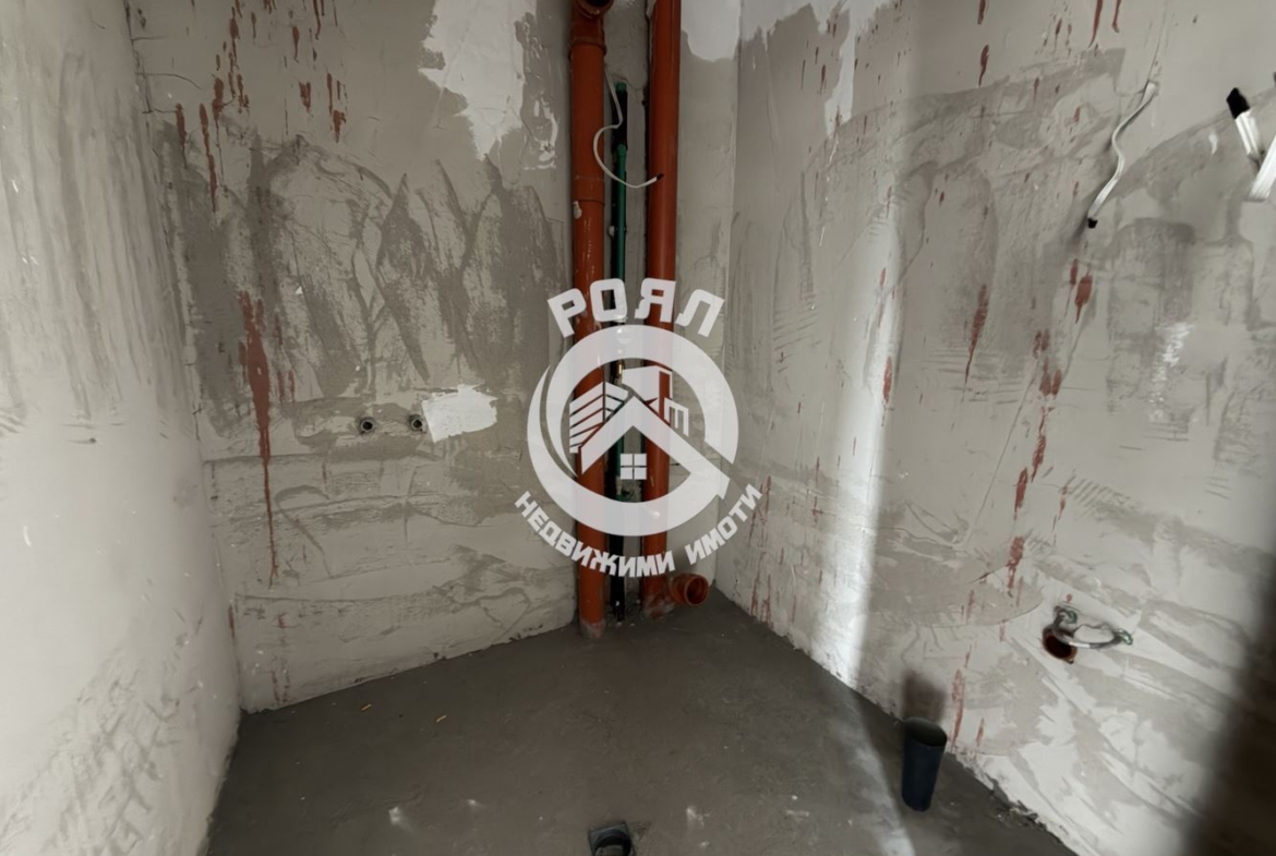 Роял Имоти продава двустаен апартамент с АКТ 16 в гр.Пловдив,кв Остромила - 0