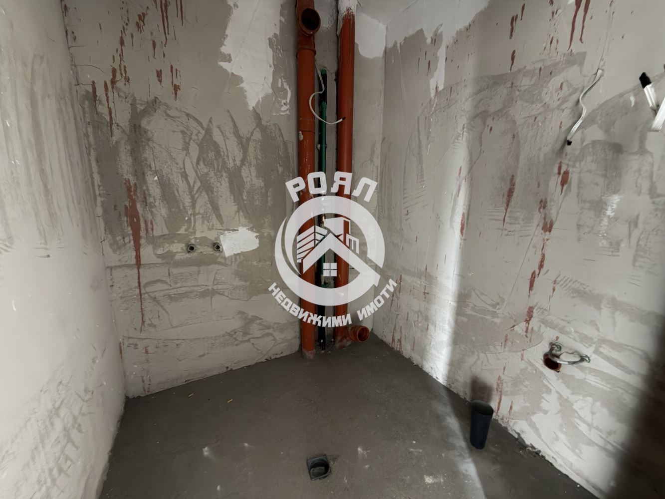 Роял Имоти продава двустаен апартамент с АКТ 16 в гр.Пловдив,кв Остромила - 0