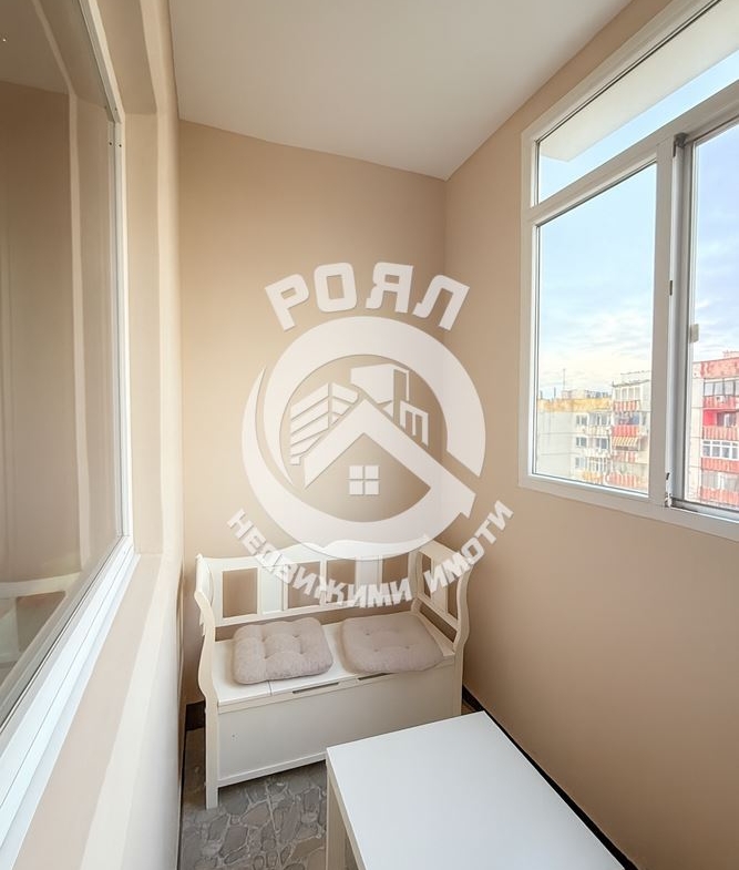 Роял имоти продава Ексклузивно тристаен апартамент, Въстанически, Пловдив - 0