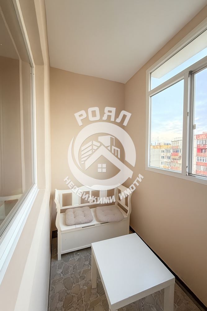 Роял имоти продава Ексклузивно тристаен апартамент, Въстанически, Пловдив - 0