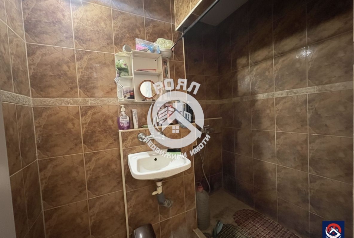 Роял имоти продава двустаен апартамент, Въстанически, Пловдив - 0