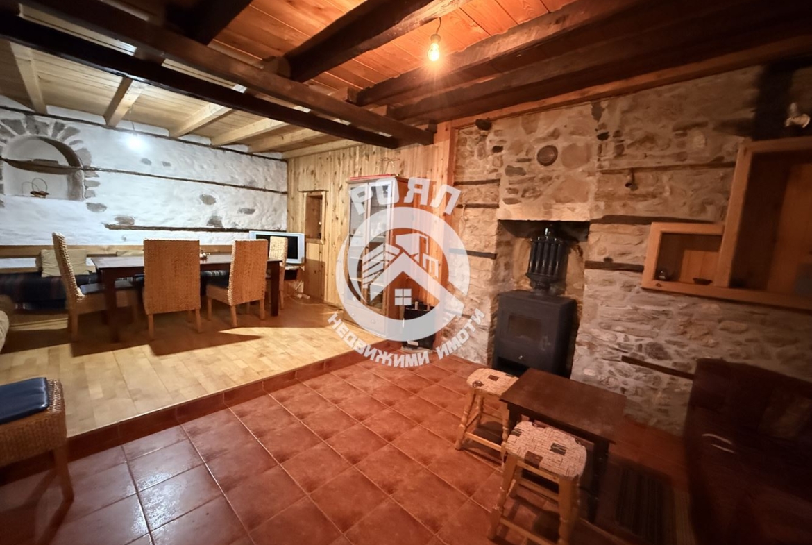 Роял Имоти продава самостоятелна къща за гости в с. Хвойна, област Смолян - 0