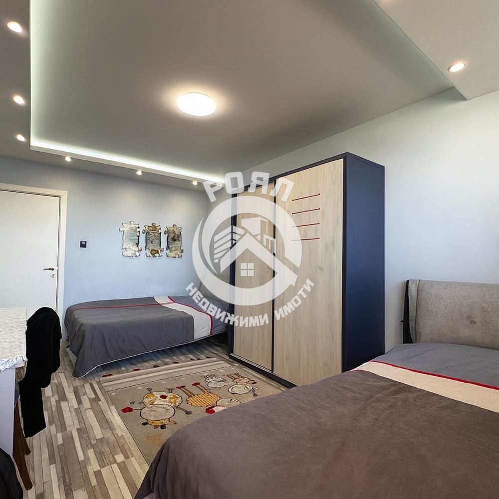 Роял имоти продава тристаен, обзаведен апартамент, Тракия, Пловдив - 0