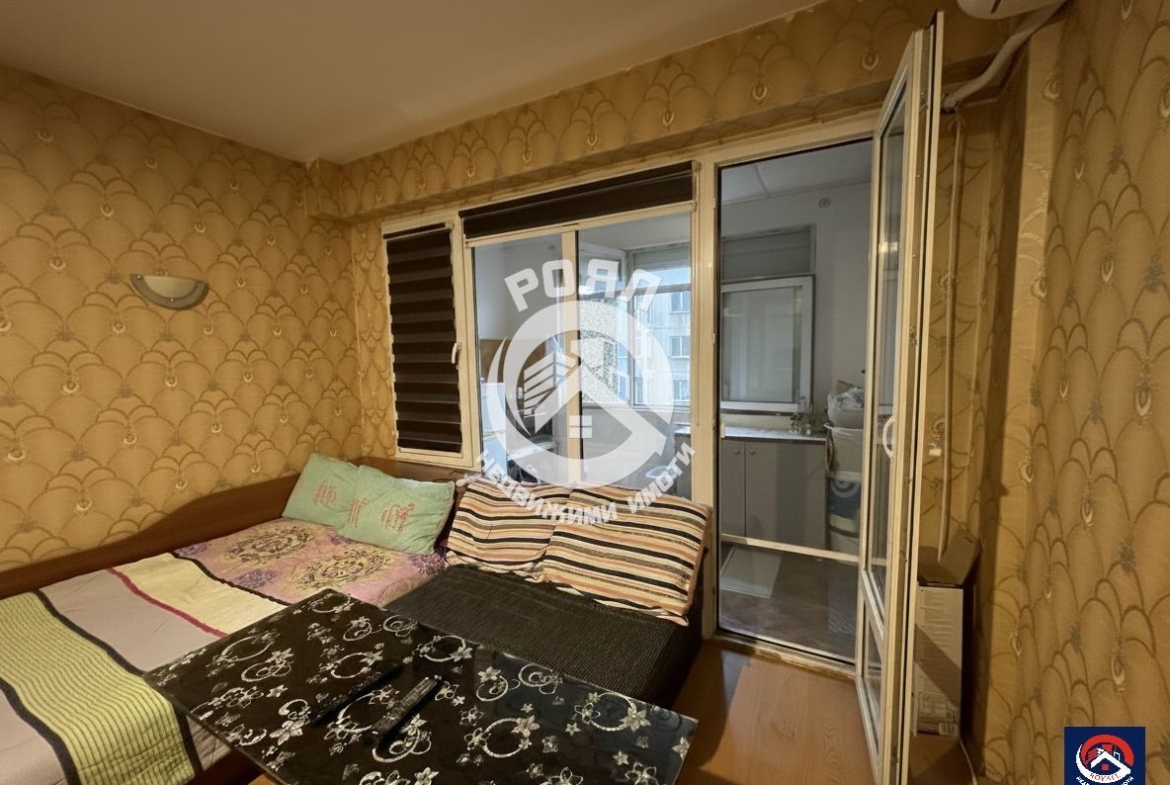 Роял имоти продава двустаен апартамент, Въстанически, Пловдив - 0