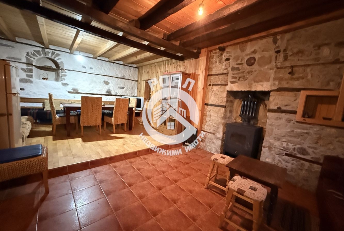 Роял Имоти продава самостоятелна къща за гости в с. Хвойна, област Смолян - 0