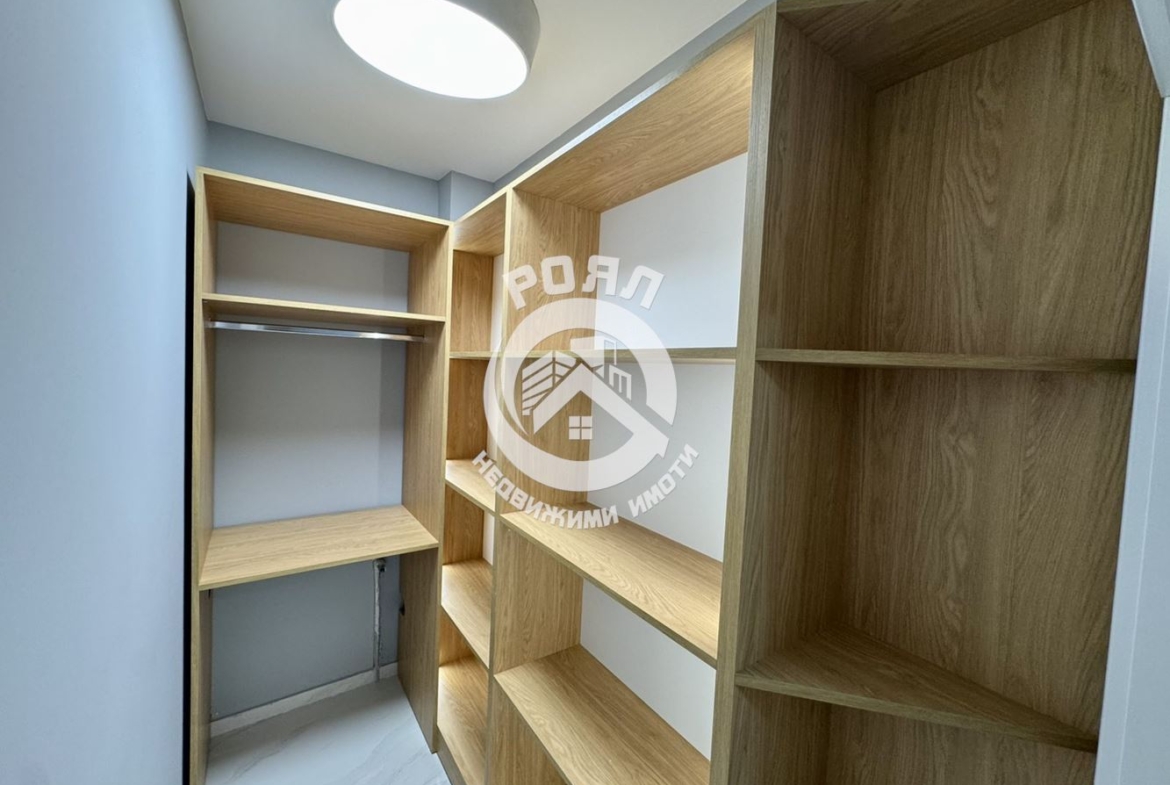 Роял имоти продава обзаведен, двустаен апартамент,в сграда Алвера с АКТ 16 ,Смирненски ,Пловдив - 0