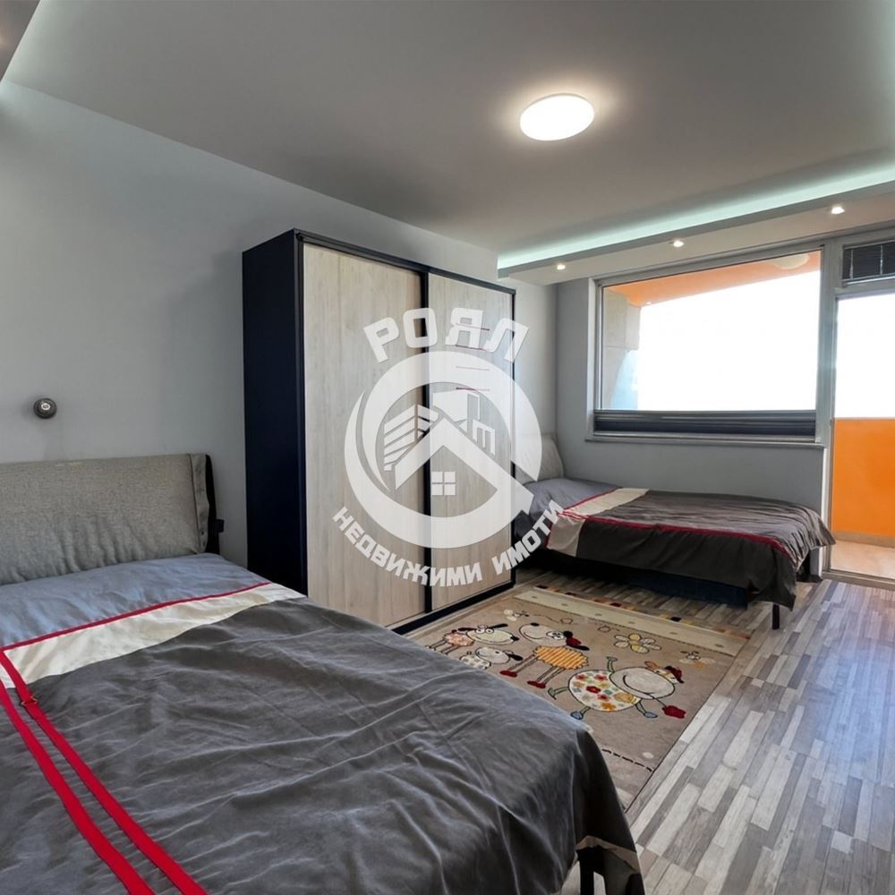 Роял имоти продава тристаен, обзаведен апартамент, Тракия, Пловдив - 0