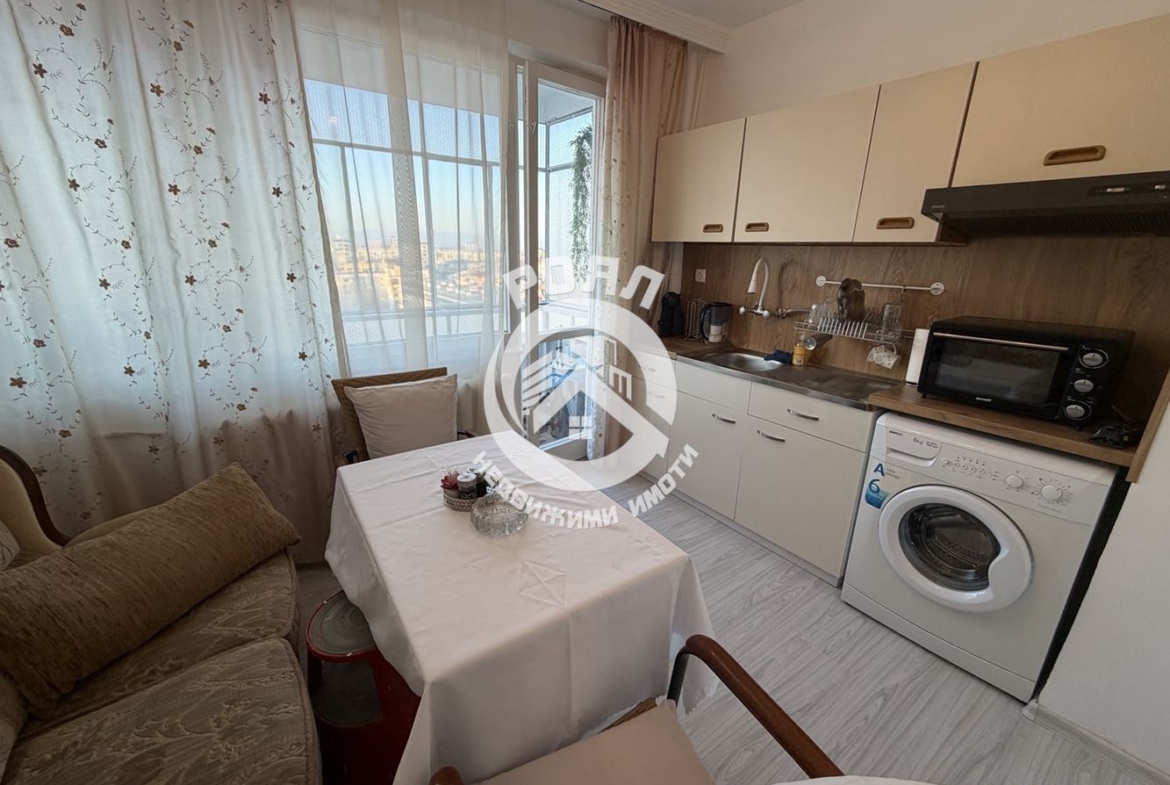 Роял Имоти отдава под наем двустаен апартамент в Центъра на гр.Пловдив - 0