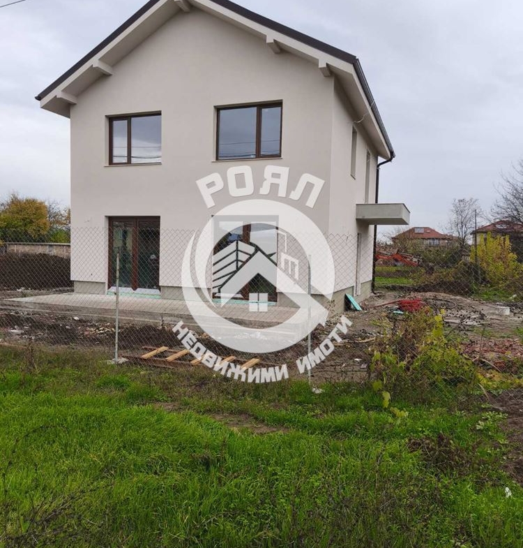 Роял Имоти продава къща в с.Строево, обл. Пловдив - 0