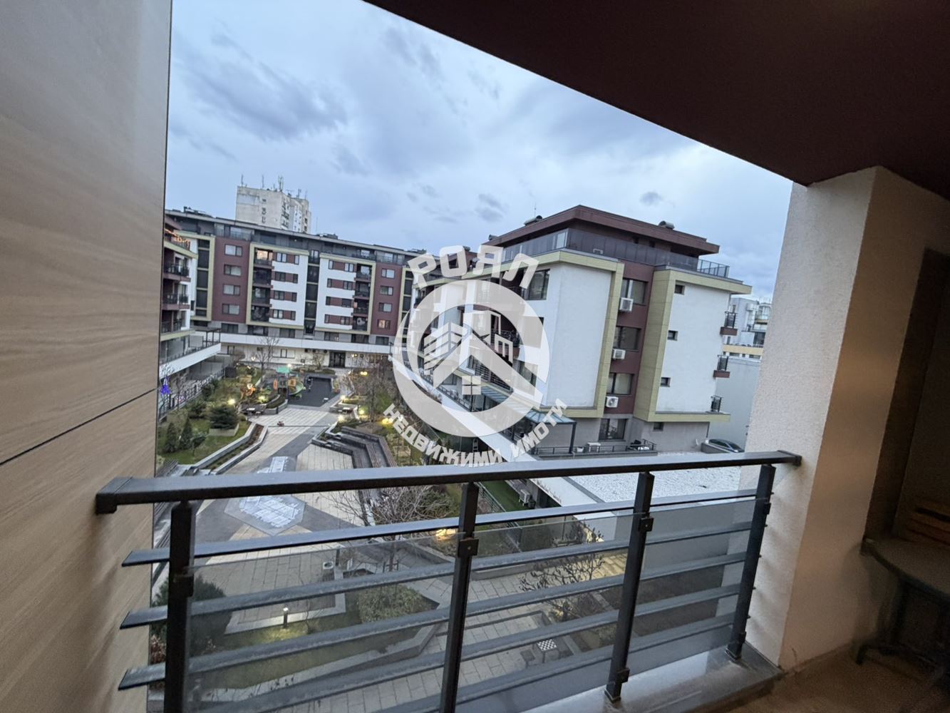 Роял имоти отдава под наем двустаен апартамент с подземно паркомясто, Христо Смирненски, Пловдив - 0