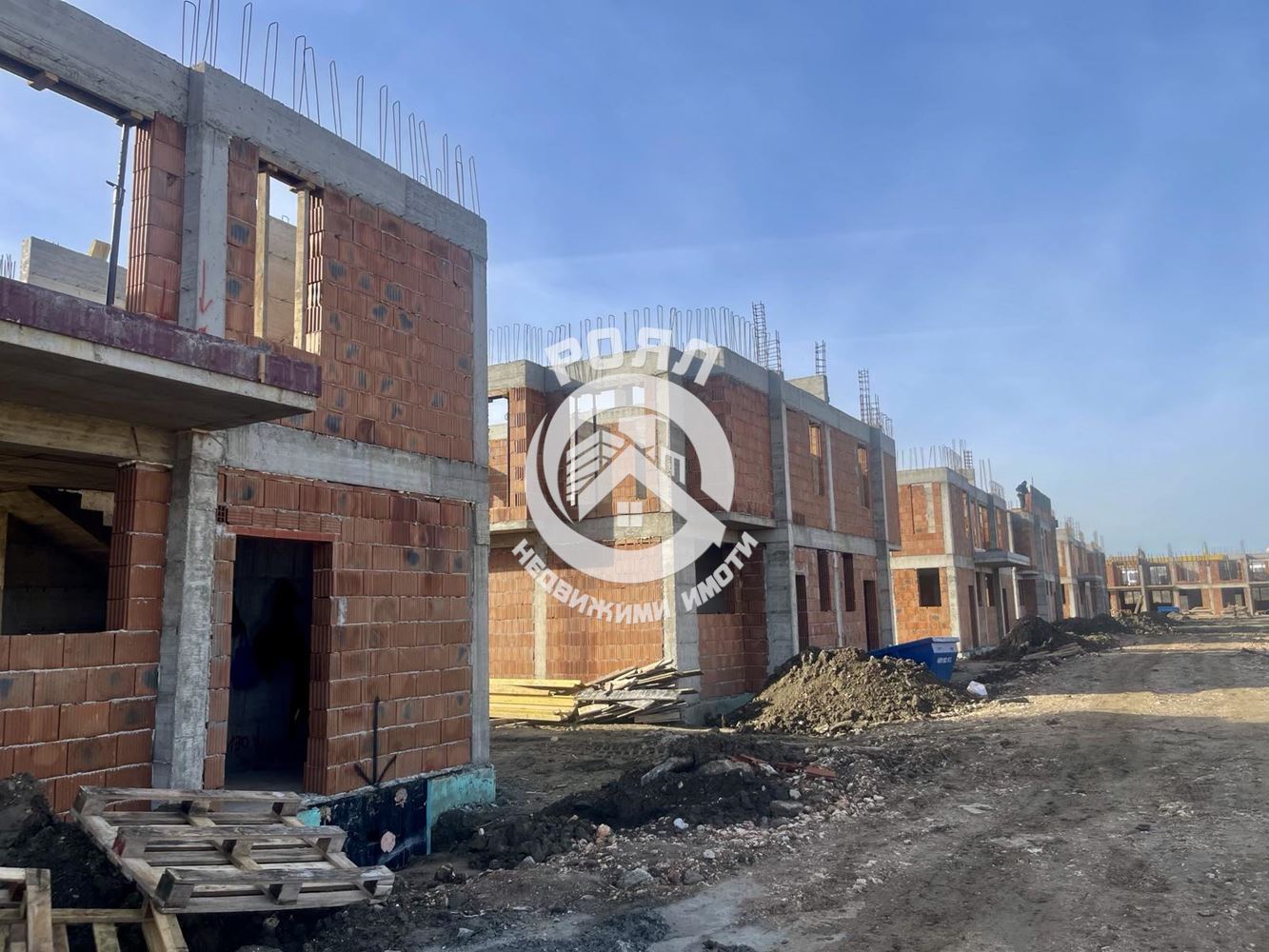 Роял Имоти продава къща гр.Пловдив, кв. Остромила - 0