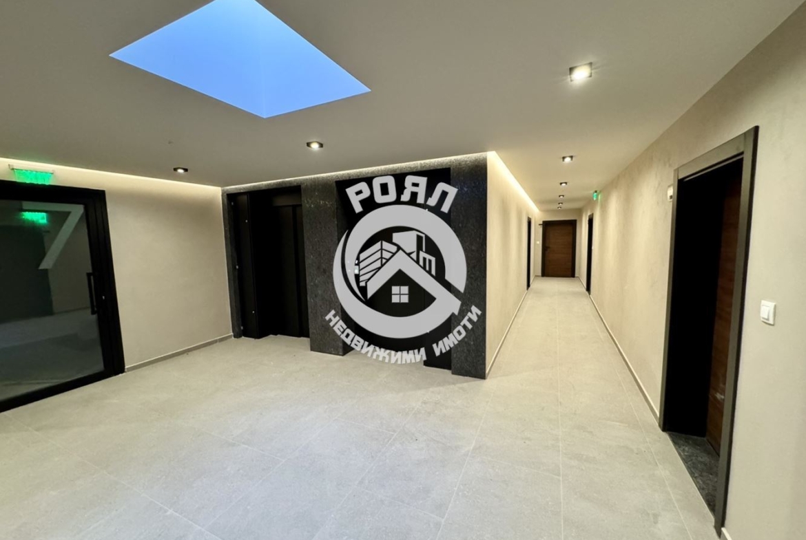 Роял имоти продава обзаведен, двустаен апартамент, с АКТ 16 , Смирненски, Пловдив - 0