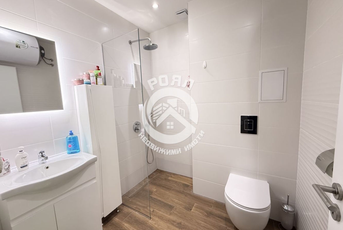 Роял имоти продава обзаведен двустаен апартамент Център, Пловдив - 0