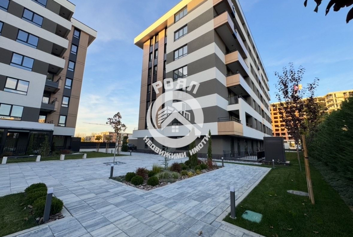 Роял имоти продава обзаведен, двустаен апартамент, с АКТ 16 , Смирненски, Пловдив - 0