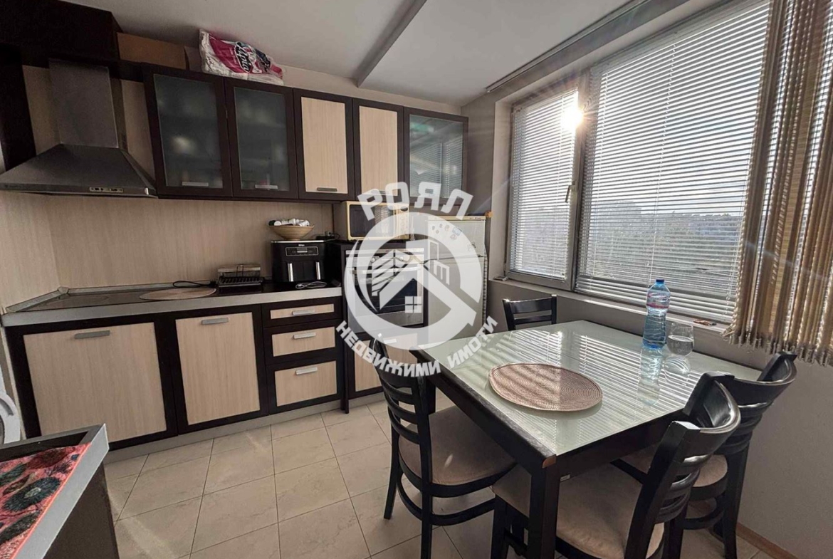 Роял Имота предлага ЕКСКЛУЗИВНО за продажба просторен двустаен апартамент в Кючук Париж, Пловдив - 0