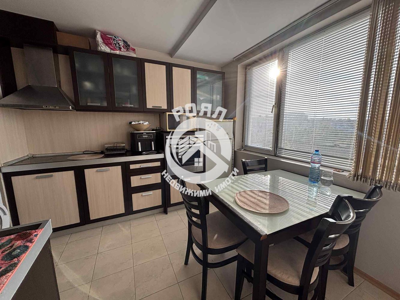 Роял Имота предлага ЕКСКЛУЗИВНО за продажба просторен двустаен апартамент в Кючук Париж, Пловдив - 0