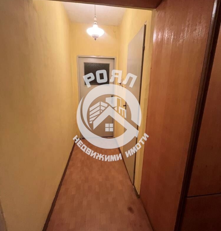 Роял имоти продава двустаен апартамент ,,Гарсониера Лукс,,Кв.Изгрев,Пловдив - 0