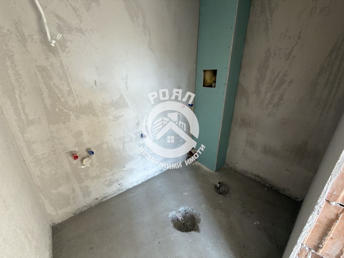 Роял Имоти продава двуетажна къща пред Акт 16 в с. Първенец - 0