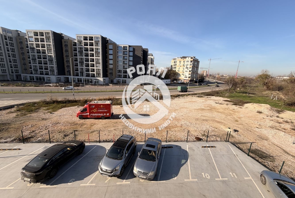 Роял имоти продава Ексклузивно тристаен апартамент, с акт 16, кв.Гагарин, Пловдив - 0