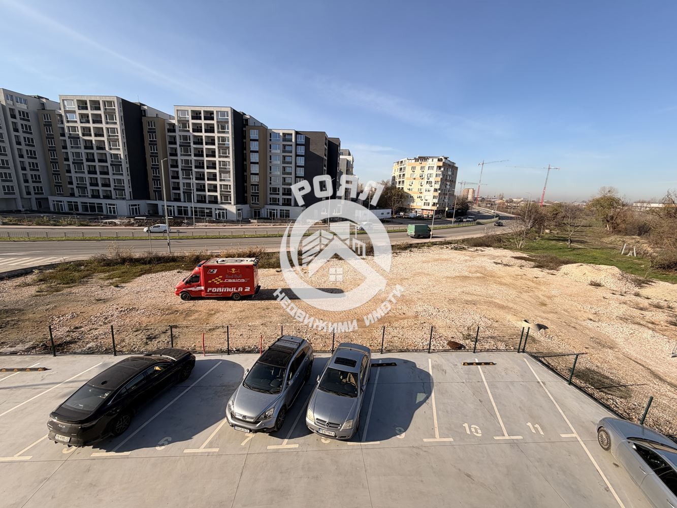 Роял имоти продава Ексклузивно тристаен апартамент, с акт 16, кв.Гагарин, Пловдив - 0