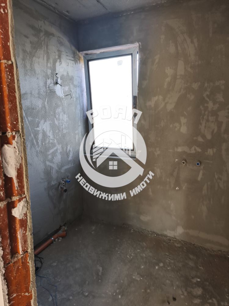 Роял Имоти продава къща в с.Строево, обл. Пловдив - 0