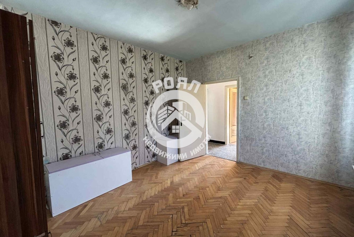 Роял Имоти отдава под наем апартамент с три отделни стаи в кв. Гагарин, Пловдив - 0