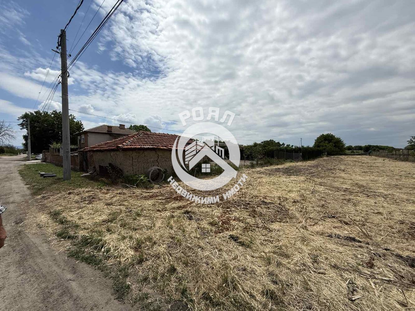 Роял Имоти продава УПИ в с.Скутаре - 0