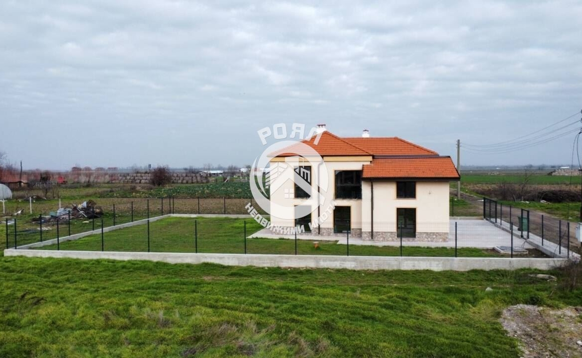 Роял Имоти продава къща в с.Манолско Конаре, област Пловдив - 0