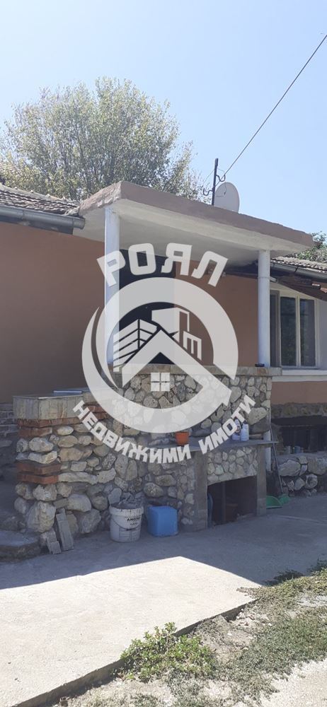 Роял имоти продава самостоятелна къща с двор, гр.Куклен, обл.Пловдив - 0