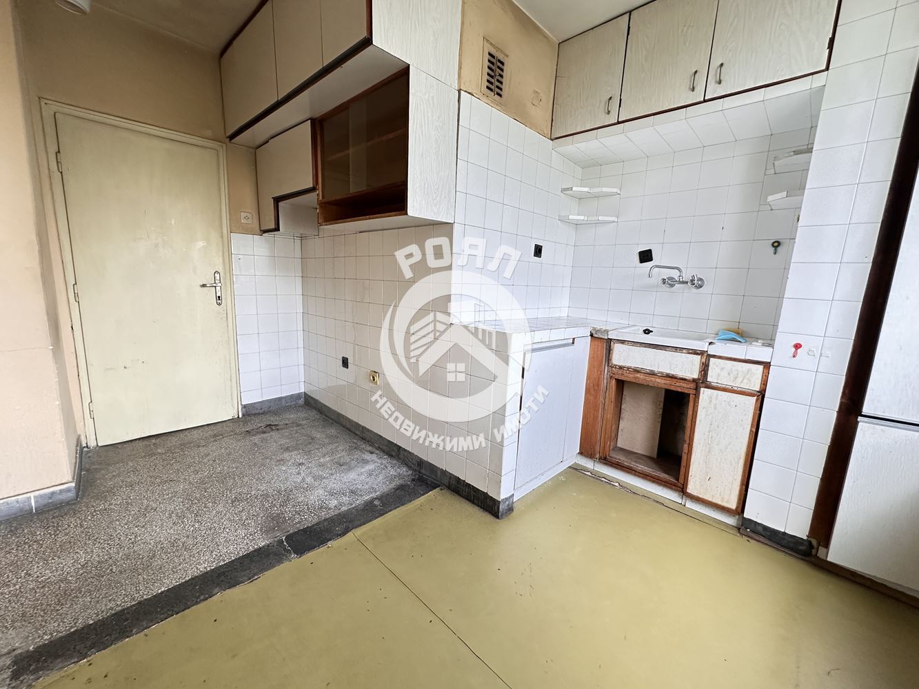 Роял имоти продава многостаен апартамент , Кючук Париж, Пловдив - 0