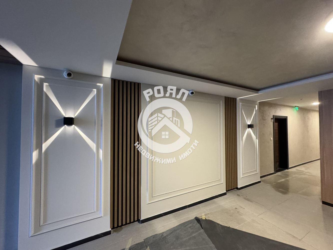 Роял имоти продава обзаведен, двустаен апартамент, с АКТ 16 , Смирненски, Пловдив - 0