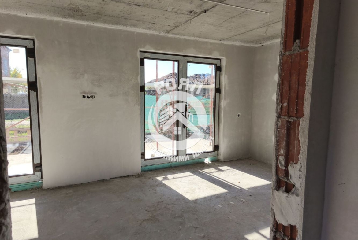 Роял Имоти продава къща в с.Строево, обл. Пловдив - 0