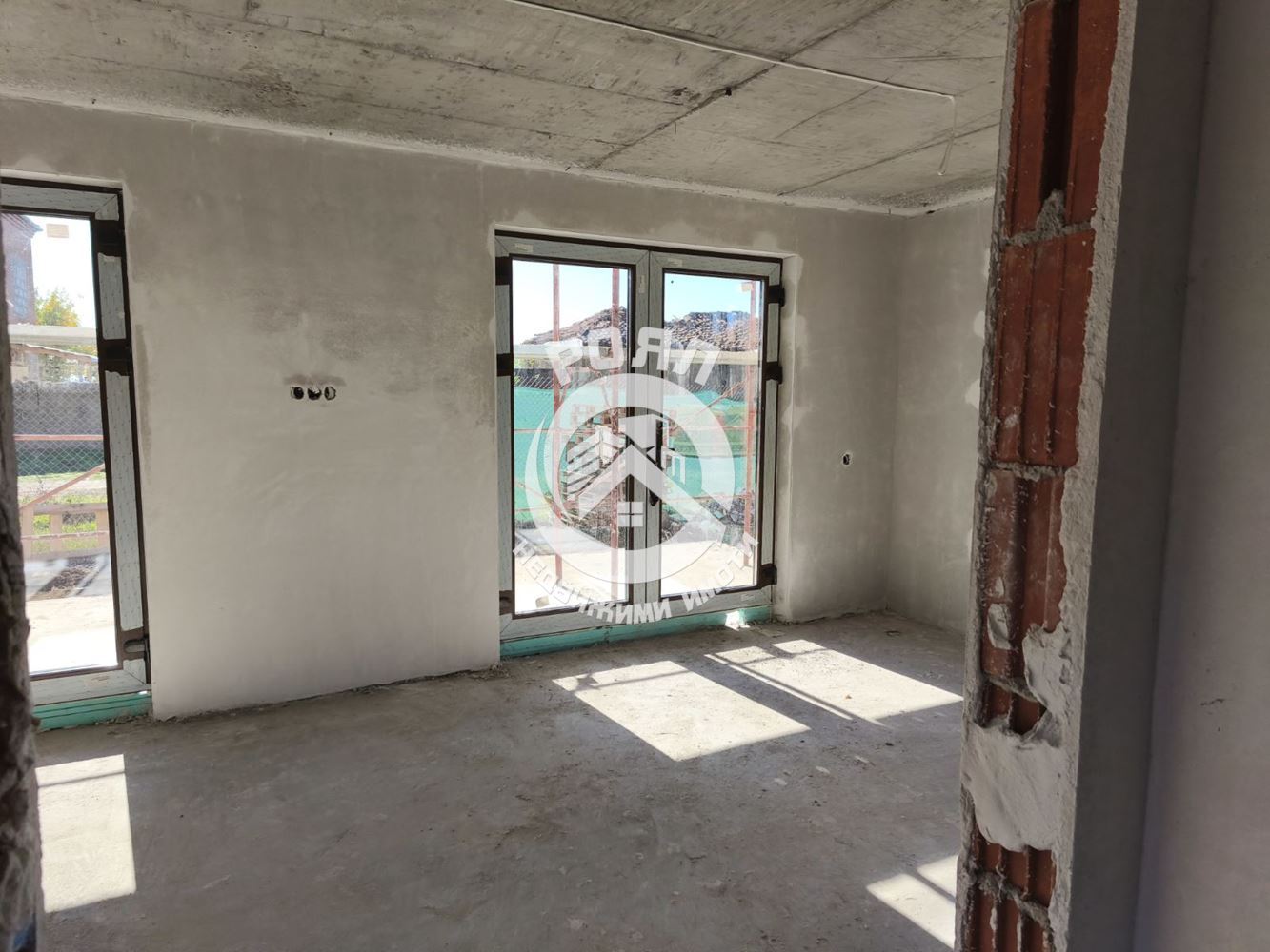 Роял Имоти продава къща в с.Строево, обл. Пловдив - 0