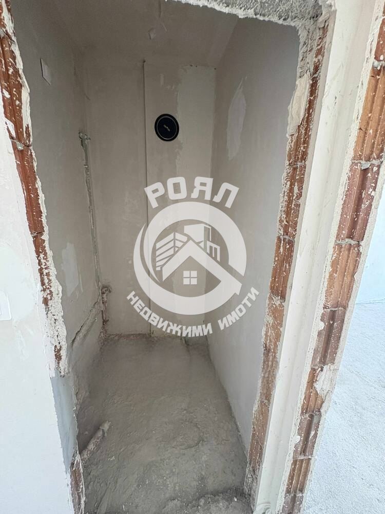 Роял имоти продава тристаен апартамент, Тракия, Пловдив - 0