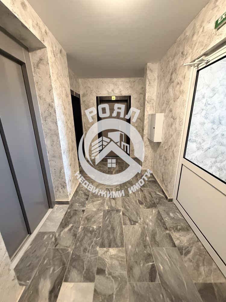 Роял имоти продава Ексклузивно тристаен апартамент, с акт 16, кв.Гагарин, Пловдив - 0