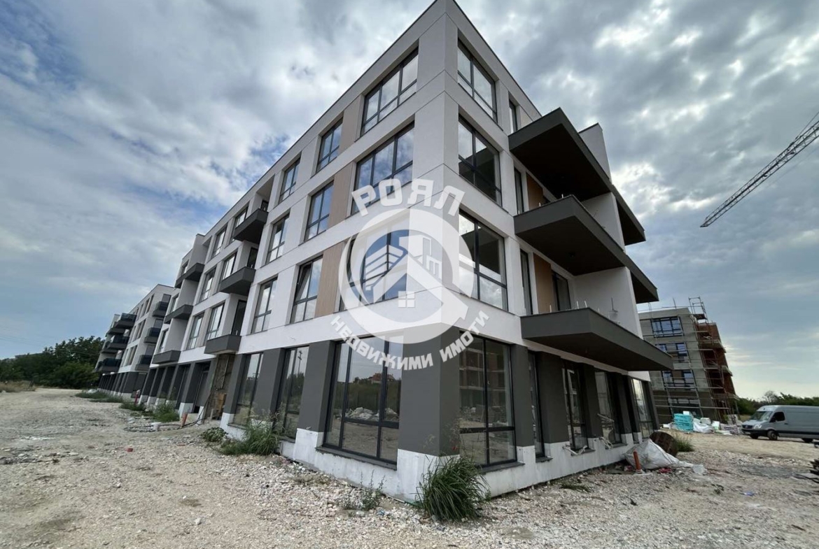 Роял Имоти продава тристаен апартамент в гр.Пловдив,кв.Остромила - 0