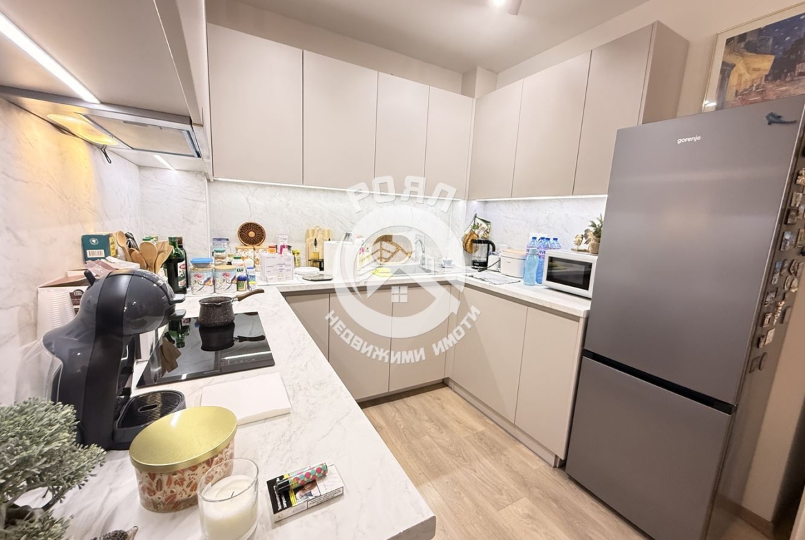 Роял имоти продава обзаведен двустаен апартамент Център, Пловдив - 0